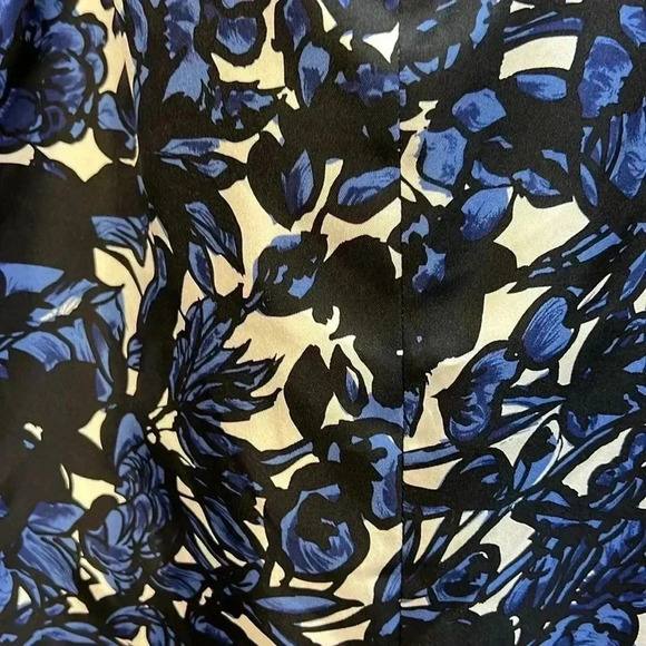 Talbots 💯 Silk Blue Floral Fit and Flare Dress Sz 4 - Picture 4 of 8